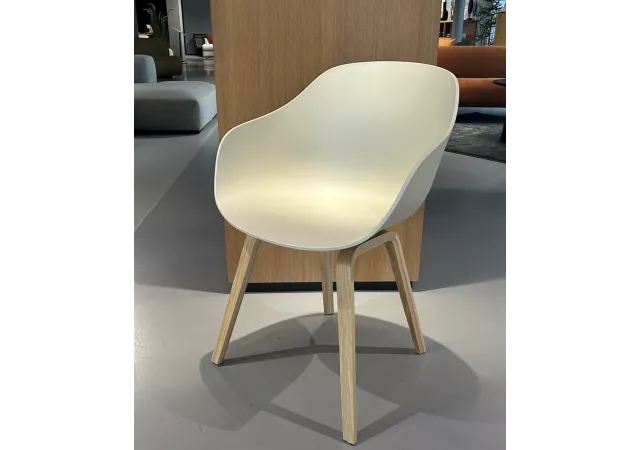 About a chair 222 oak base - polyprop melange cream